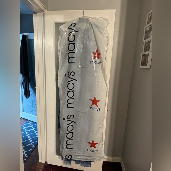 BA by Betsy &Adam Gown - Picture 10 of 10